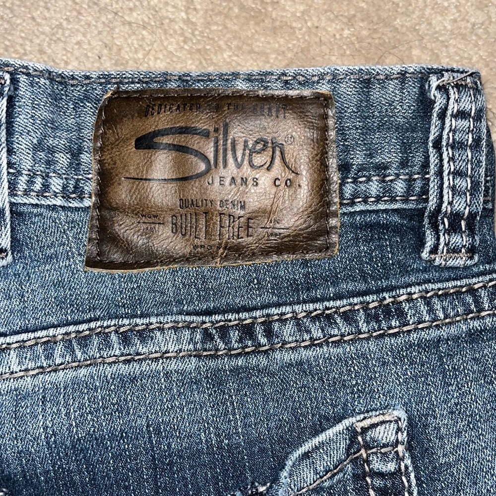 Distressed Grayson Silver Jeans